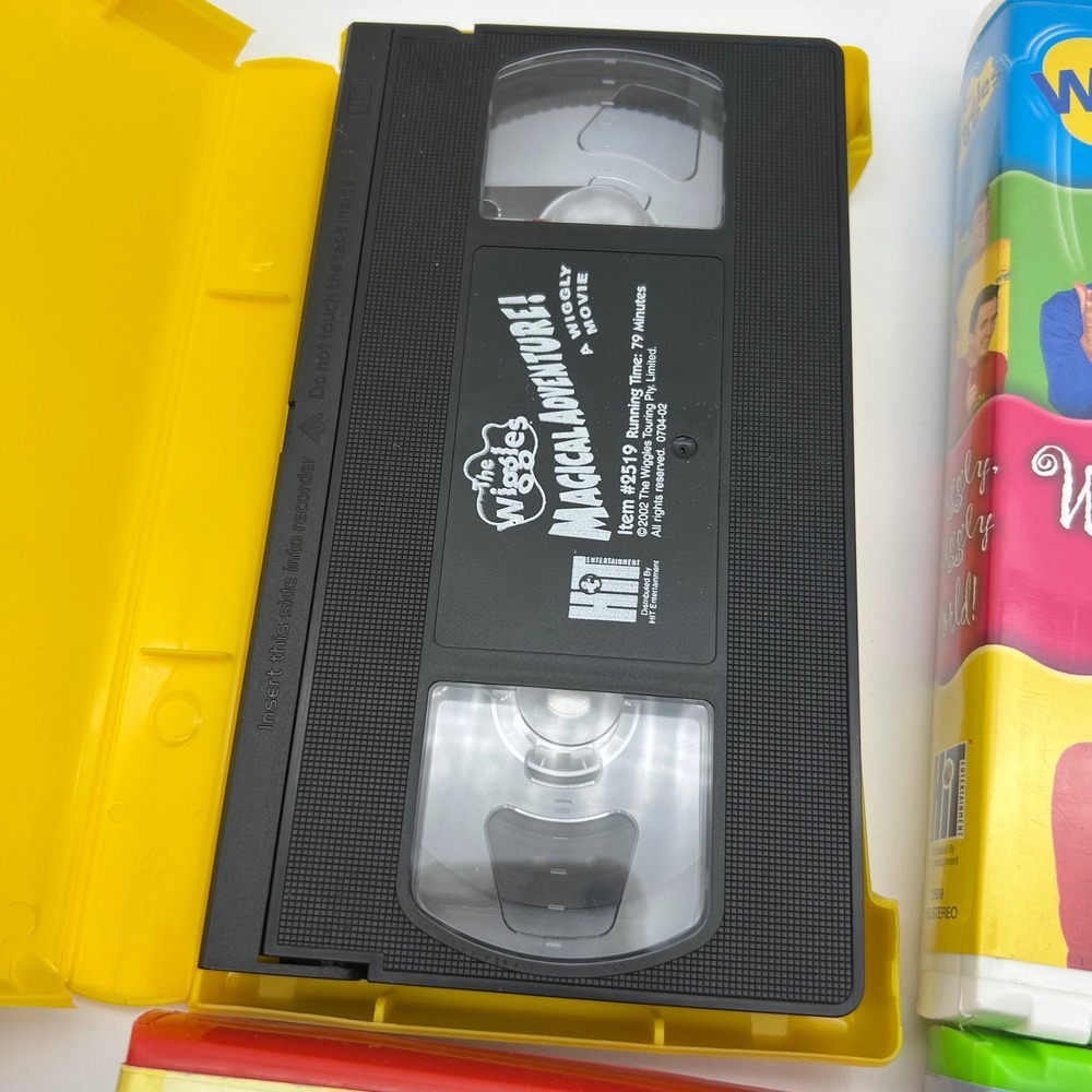The Wiggles VHS Lot of 4 Dance Party Wiggle Bay Wiggly World Magical Adventure - Picture 6 of 10